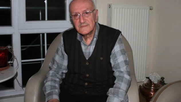 26 yıllık öğretmenlik hayatı boyunca bine yakın öğrenciyi mezun etti