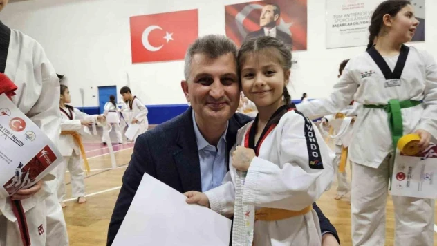 407 taekwandocu kuşak atladı