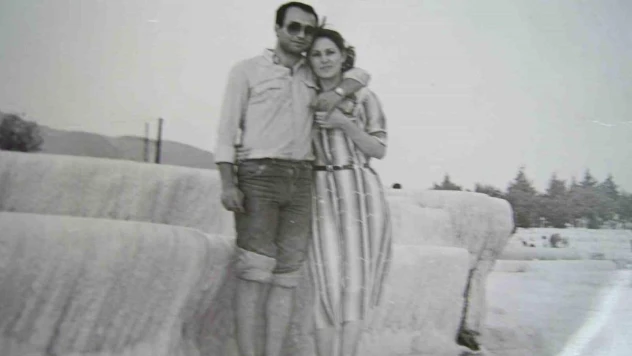 42 yıl önce çektirdikleri fotoğraf sergide karşılarına çıktı