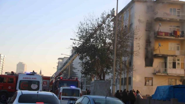 5 katlı binada çıkan yangın korkuttu