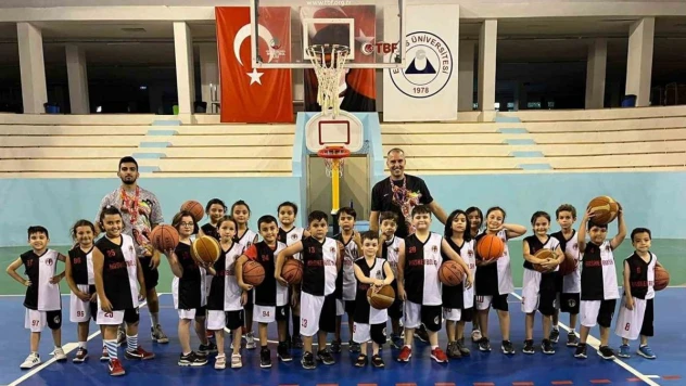 58 kardeş sporcu, aynı kulübün çatısı altında mücadele ediyor