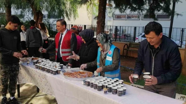 6 Şubat depreminde hayatını kaybeden vatandaşlar anısına lokma dağıtıldı