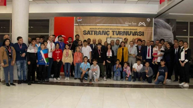 7. Uluslararası Satranç Turnuvası'nda ödüller sahiplerini buldu