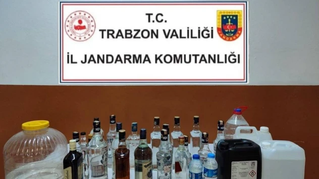 73 yaşında evinde sahte içki imal ederken yakalandı