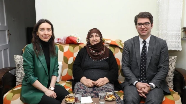 73 yaşındaki Güler Teyze'ye doğum günü sürprizi