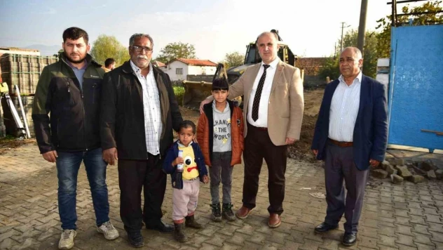 Acarlar'da yollar hem yenileniyor hem de yeşilleniyor