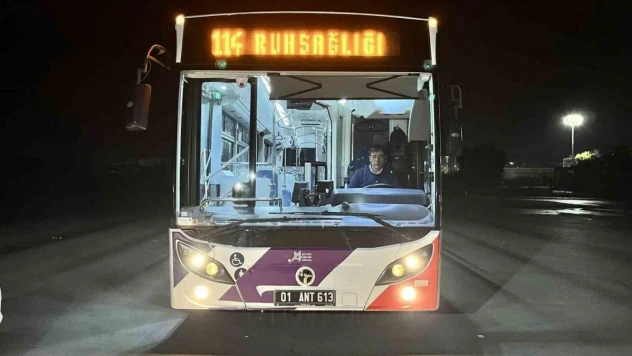 Adana'da otobüs şoförü, kalp krizi geçiren yolcuyu hastaneye yetiştirdi