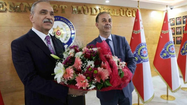 Adana Emniyetinde devir teslim yapıldı