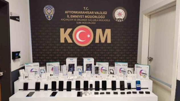 Afyonkarahisar'da kaçak cep telefonu ve elektronik ürün operasyonu