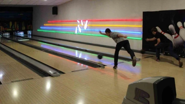Afyonkarahisar'da Okul Sporları Bowling Turnuvası ilk kez düzenlendi