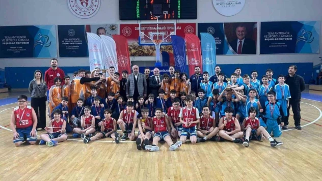 Afyonkarahisar'da okul sporları küçükler basketbol müsabakaları tamamlandı