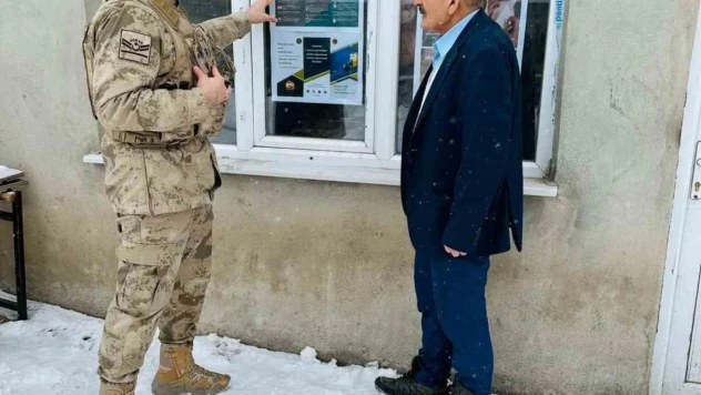 Ağrı'da dolandırıcılık suçlarına karşı jandarma bilgilendirme yaptı