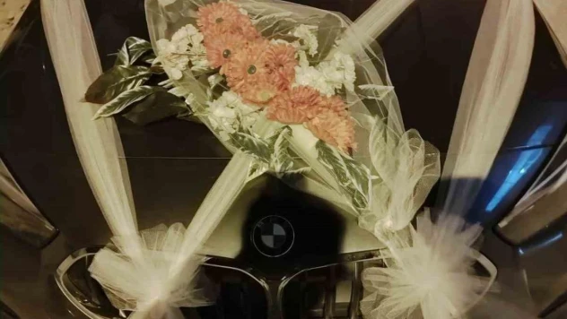 Ağrı'da gelin arabasından kaçak göçmen çıktı