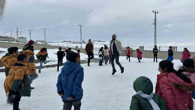Ağrı'da öğrenciler 'Dönem Sonu Faaliyet Haftası'nda hem eğlendi hem öğrendi