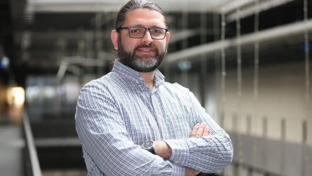 AGÜ Öğretim Üyesi Dr. Erdem'e Üstün Başarılı Genç Bilim İnsanı Ödülü