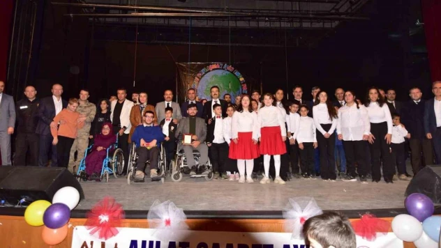 Ahlat'ta '3 Aralık Dünya Engelliler Günü' kutlandı