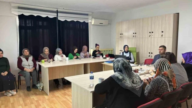 Aile Destek Merkezi'nde madde bağımlılığı eğitimi verildi