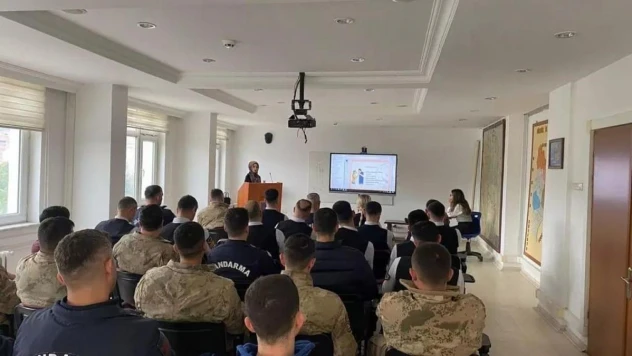 Aile içi iletişimin önemi vurgulandı