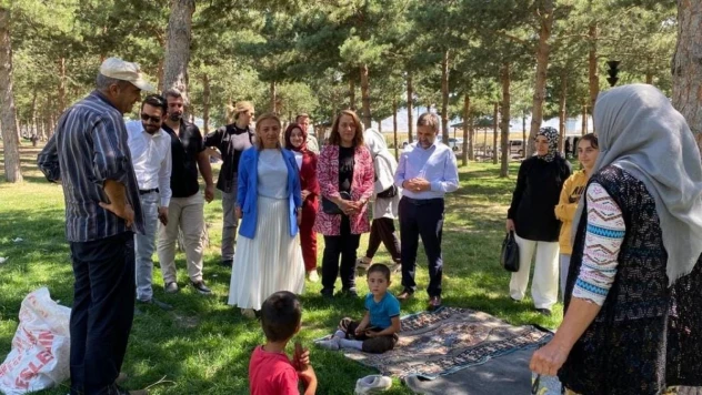 Ak Parti Erzurum'da saha turlarını hızlandırdı