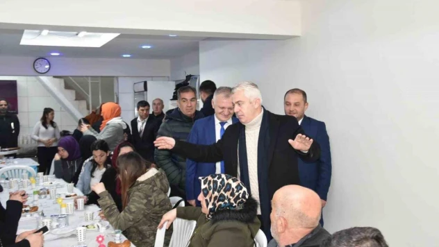 AK Parti görme engellileri yalnız bırakmadı