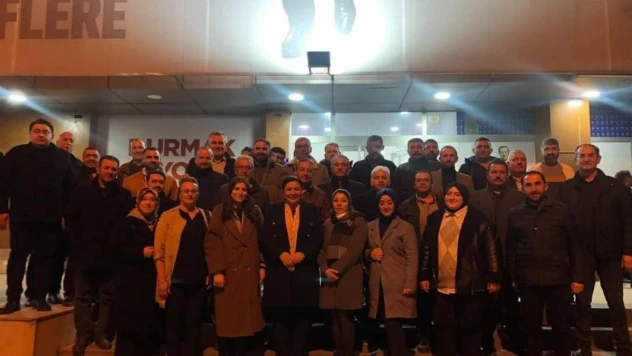 AK Parti, Kırşehir'de yenilenen kadrolarıyla seçimlere gidiyor