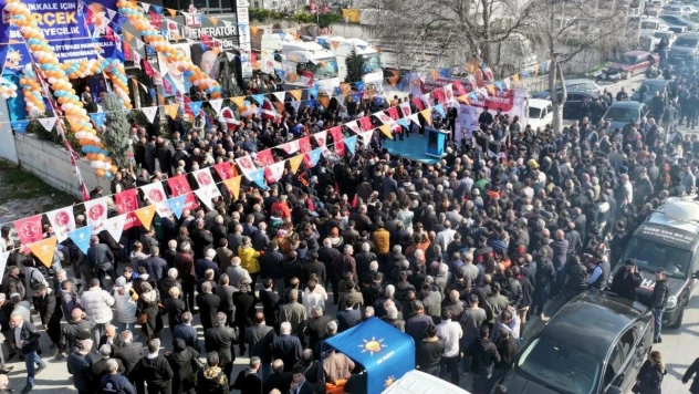 AK Parti'nin Pamukkale Adayı Pekdemir'den miting gibi SKM açılışı