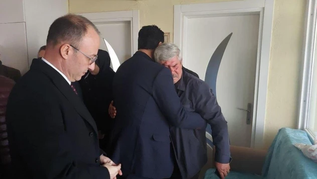 AK Parti teşkilatı şehit ailesinin acısını paylaştı