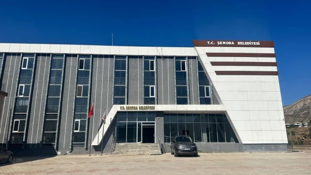 AK Partili Belediye Başkanı kendi şirketinden hizmet binası yaptı