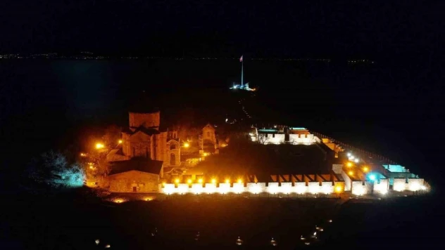 Akdamar Adası yeni görünümüyle göz kamaştırıyor