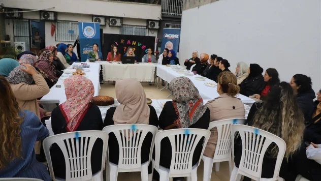 Akdeniz'de 'Ergenleri Anlamak' konulu seminer gerçekleştirildi