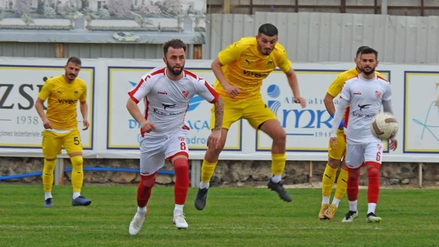 Alaçatıspor, yerel derbi öncesi moral kazandı