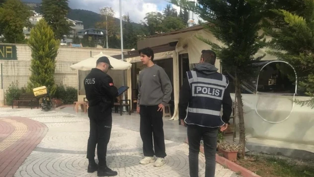 Alanya'da okul servis araçları ve okul çevrelerine denetim