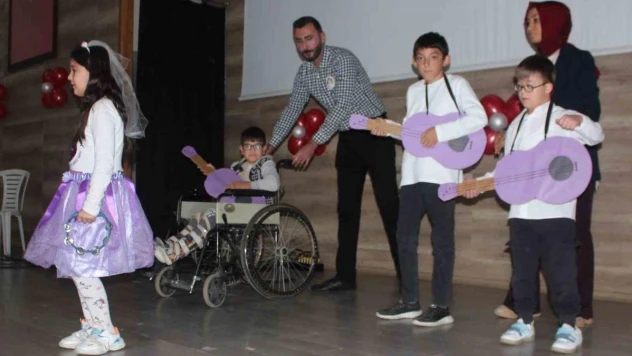 Alaşehir'de 3 Aralık Engelliler Günü kutlandı