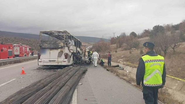 Alev alev yanan otobüste hayatını kaybedenlerin kimlikleri belli oldu