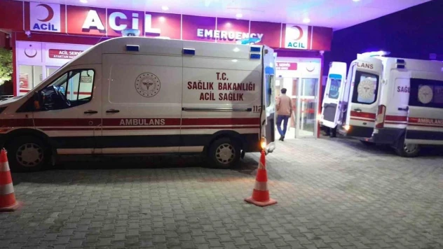 Alkollü sürücü zincirleme kazaya neden oldu: Işıkta bekleyen araca çarptı, 7 kişi yaralandı