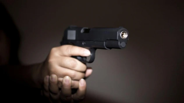 Almanya'da Mercedes fabrikasında silahlar konuştu... 2 Türk öldü