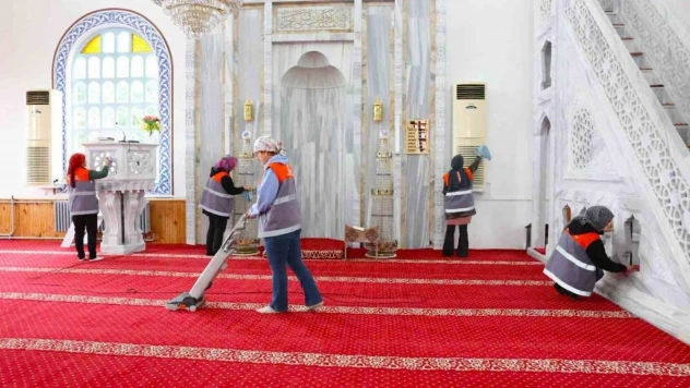 Altınordu'da camiler Ramazan ayına hazırlandı