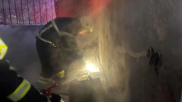 Altınözü'nde çıkan ev yangını korkuttu