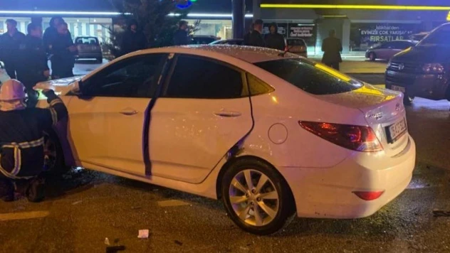 Amasya'da hafif ticari araç ile otomobil çarpıştı: 7 yaralı