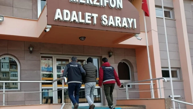 Amasya'da uyuşturucu bulunan otomobilin sürücüsü tutuklandı
