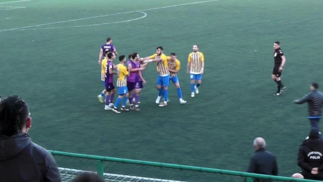 Amatör ligde uzatmalarda atılan beraberlik golü, yeşil sahayı karıştırdı