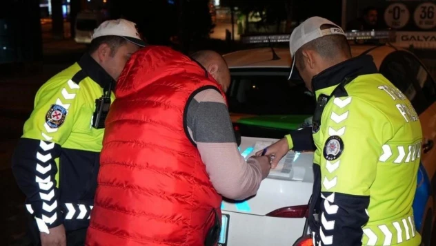 Ankara'da 3 saatlik trafik uygulamasında 4 araç trafikten men edildi