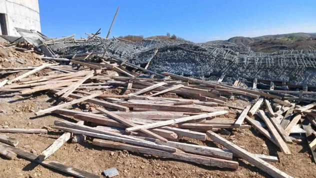 Ankara'da inşaat çöktü: 2'si ağır 6 yaralı