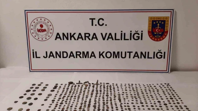 Ankara'da tarihi eser operasyonu: 530 parça obje ve sikke ele geçirildi, 2 kişi gözaltında