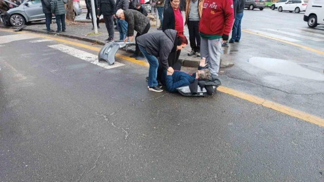 Ankara'da trafik kazası sonrası araçta yangın çıktı: 2 yaralı
