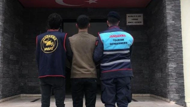 Antalya'da çeşitli suçlardan aranan 296 şüpheli yakalandı