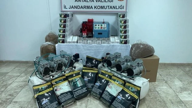 Antalya'da kaçak sigara imalatına jandarma baskını