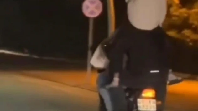 Antalya'da motosiklette tehlikeli yolculuk