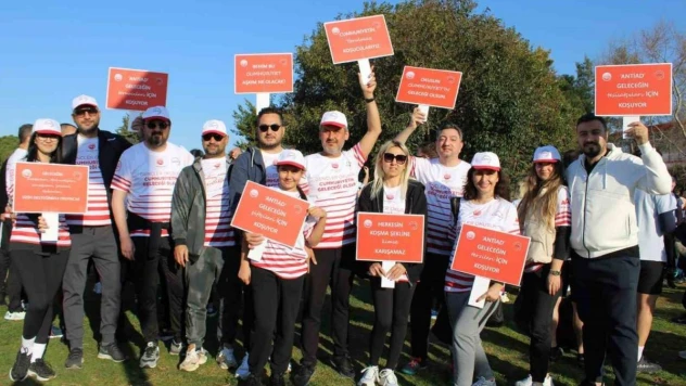 ANTİAD,Cumhuriyet'in geleceği gençler için koştu