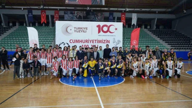 Antrenör hem sesini hem de maçı kaybetti